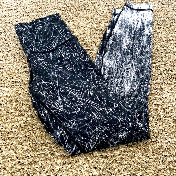 Lululemon Wunder Under sz 6 Like New!!🔥 - Picture 3 of 6